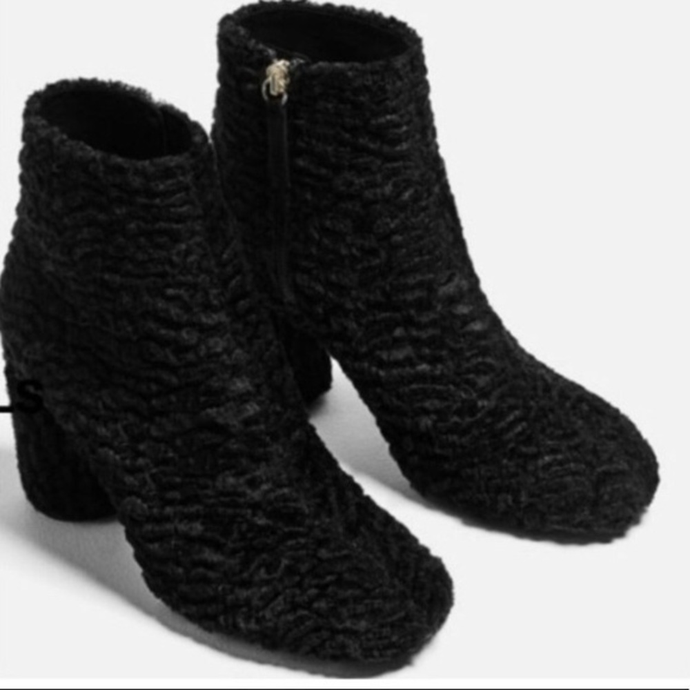 Zara Black Textured Faux-Shearling Ankle Boots